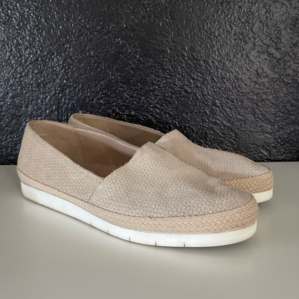 Donald J Pliner Paryn Tan Slip On shoes Size 9.5
